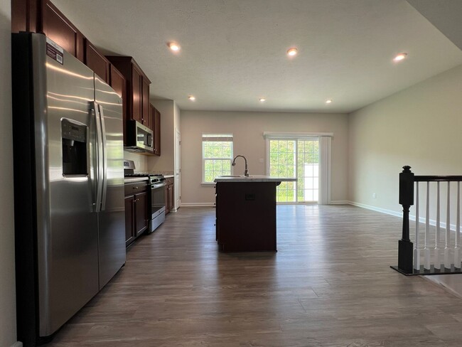 Building Photo - 225 Stonehurst Dr