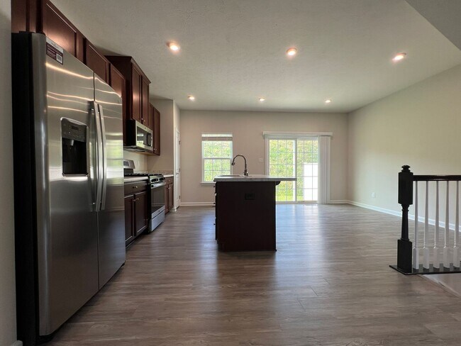 Foto del edificio - 225 Stonehurst Dr