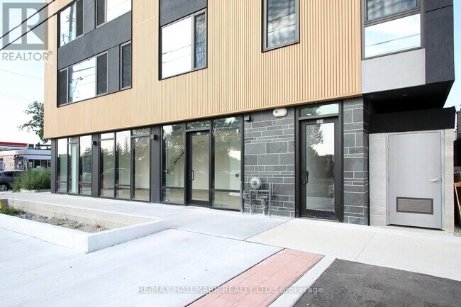 Photo du bâtiment - 204 Browns Line