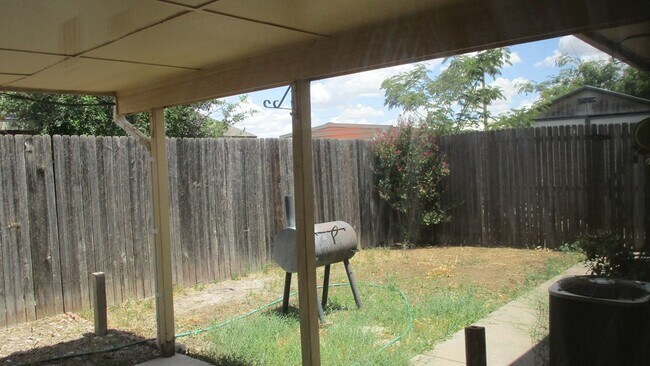 Foto del edificio - 4632 Lemonwood Ln