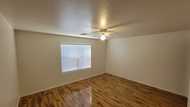 Foto del edificio - 708 S Concord St