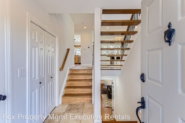 Foto del edificio - 4 br, 3.5 bath House - 712 Locust Ave