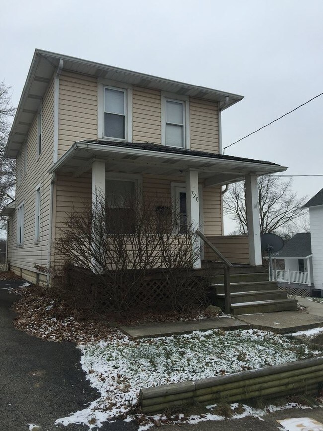 720 E Long Ave New Castle, PA 16101 Rentals New Castle, PA