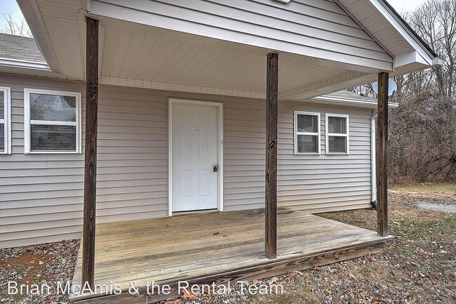 Building Photo - 710 Vista Dr