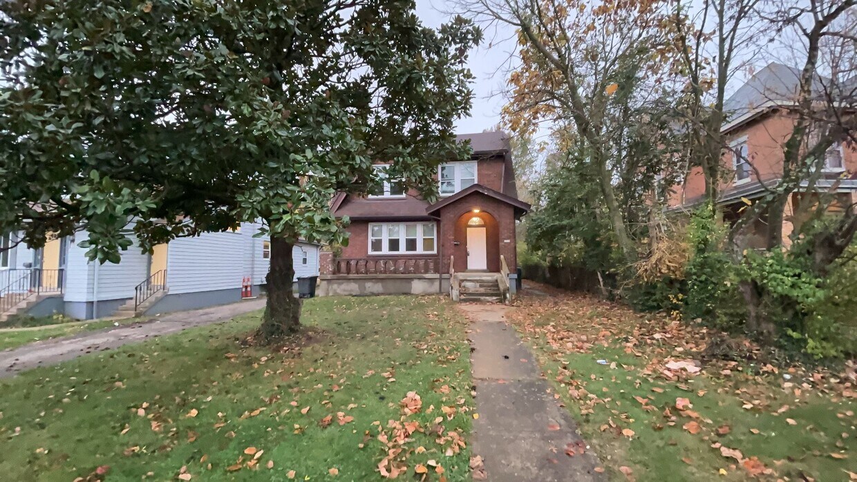 Primary Photo - 1635 W North Bend Rd