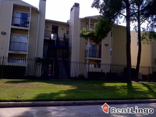 Foto principal - 8630 Easton Commons Dr