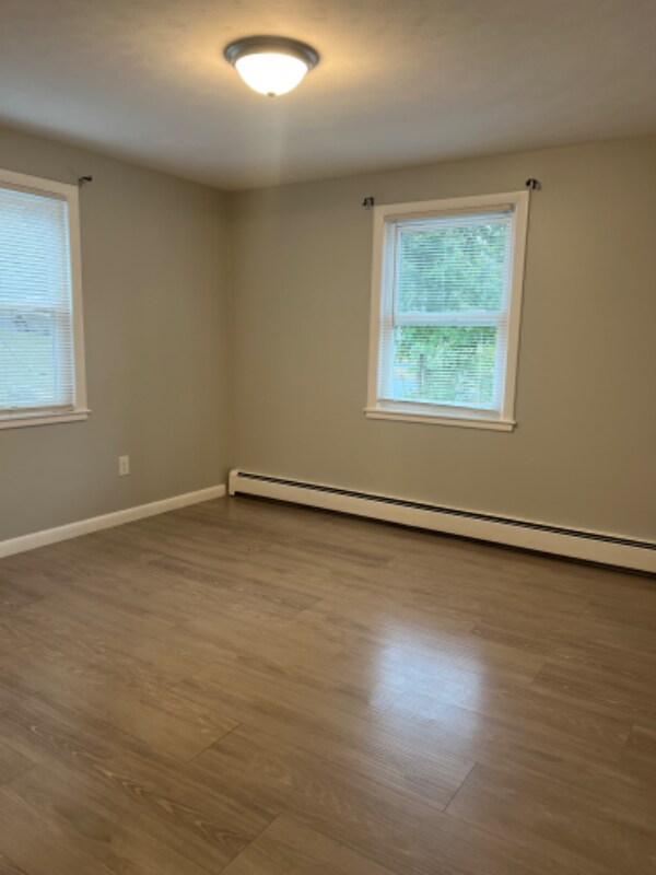 Building Photo - 26 Varney St