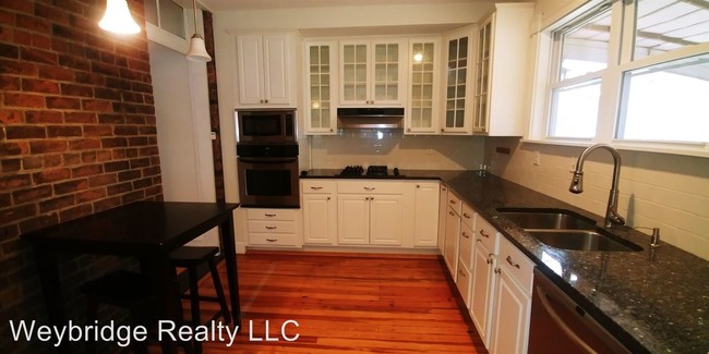 Foto del edificio - 1 br, 1.5 bath House - 3422 Beaumont Pl