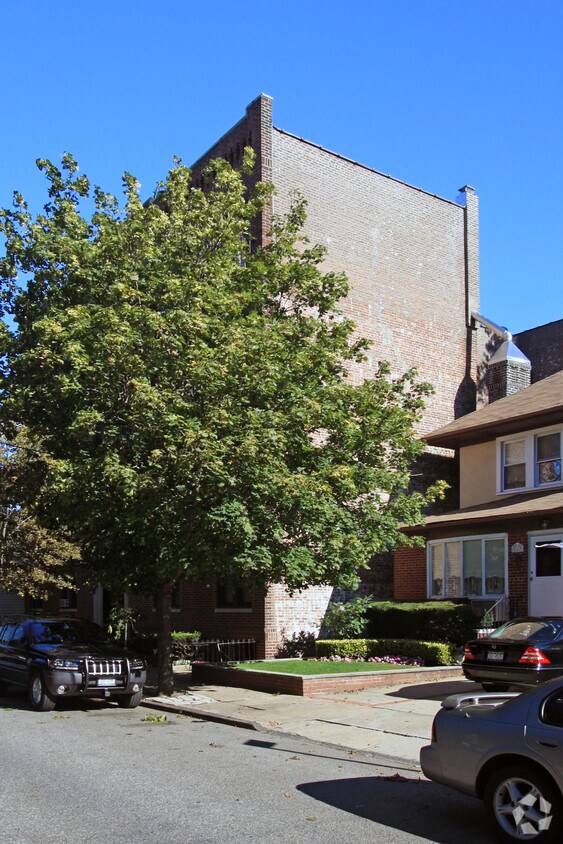 Building Photo - 911-915 83rd St