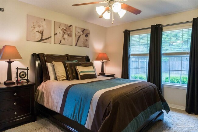 Foto del edificio - 5341 English Oak Dr