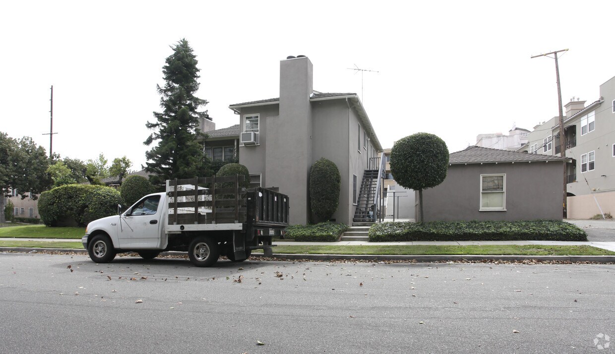Foto del edificio - 10602-10610 Whipple St