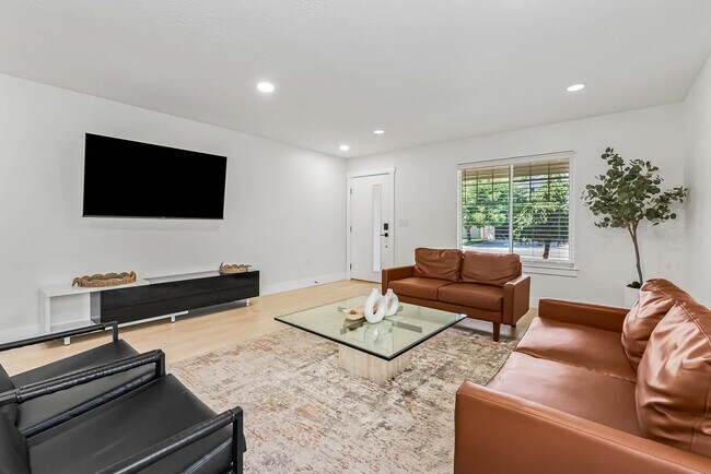 Building Photo - 4061 E Arch Dr