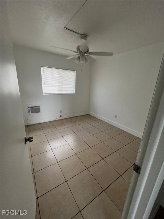 Building Photo - 2452 Stella St Building Photo - 2452 Stella St