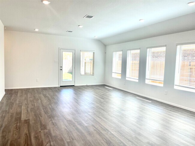 Building Photo - 17477 Rosewood Manor Ln