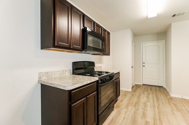 Foto del edificio - 2743 Madison Ct