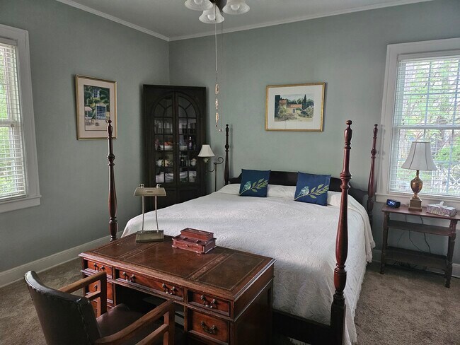 Foto del edificio - 706 Milton Ave