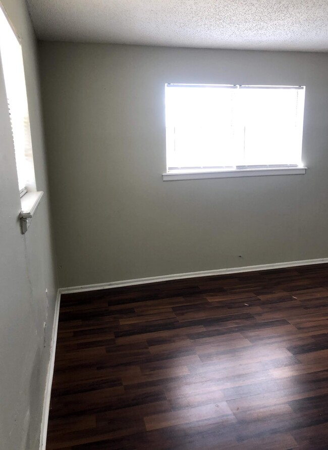 Foto del edificio - 701 E 14th St
