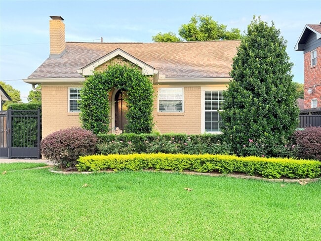 Building Photo - 8234 Bonner Dr