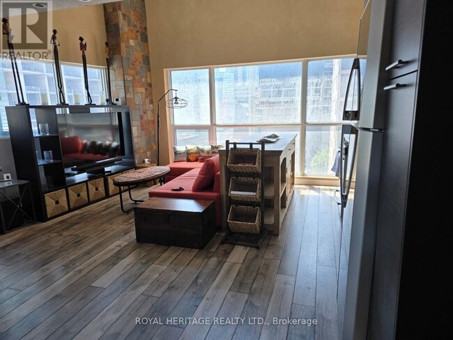 Photo du bâtiment - 386-386 Yonge St