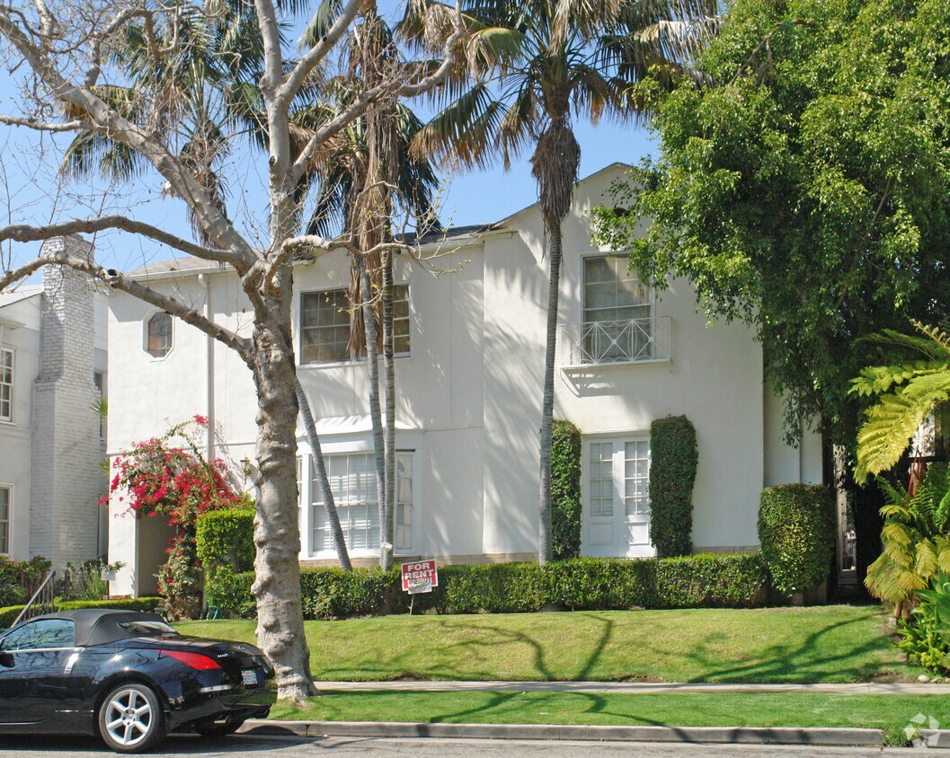 Primary Photo - 9921 Robbins Dr