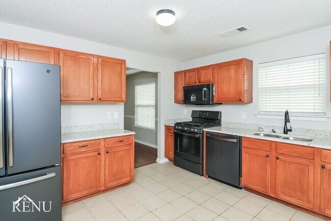 Building Photo - 3012 Summer Breeze Dr