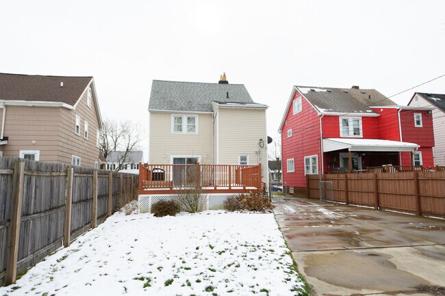 Foto del edificio - 16708 Elsienna Ave