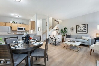 Building Photo - 2026 Virginia Ln