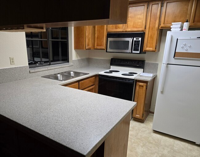 Foto del edificio - 786 Dorothy Way