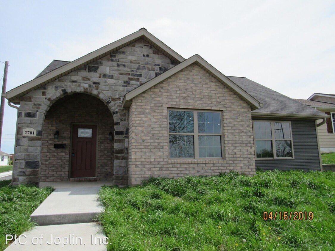 Primary Photo - 3 br, 2 bath House - 2701 Pearl