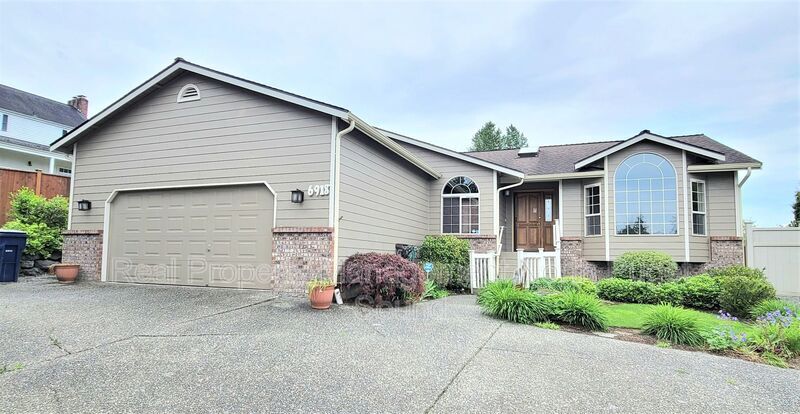 Foto principal - 6918 57th St NE