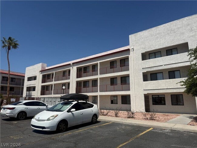 Building Photo - 1381 E University Ave.