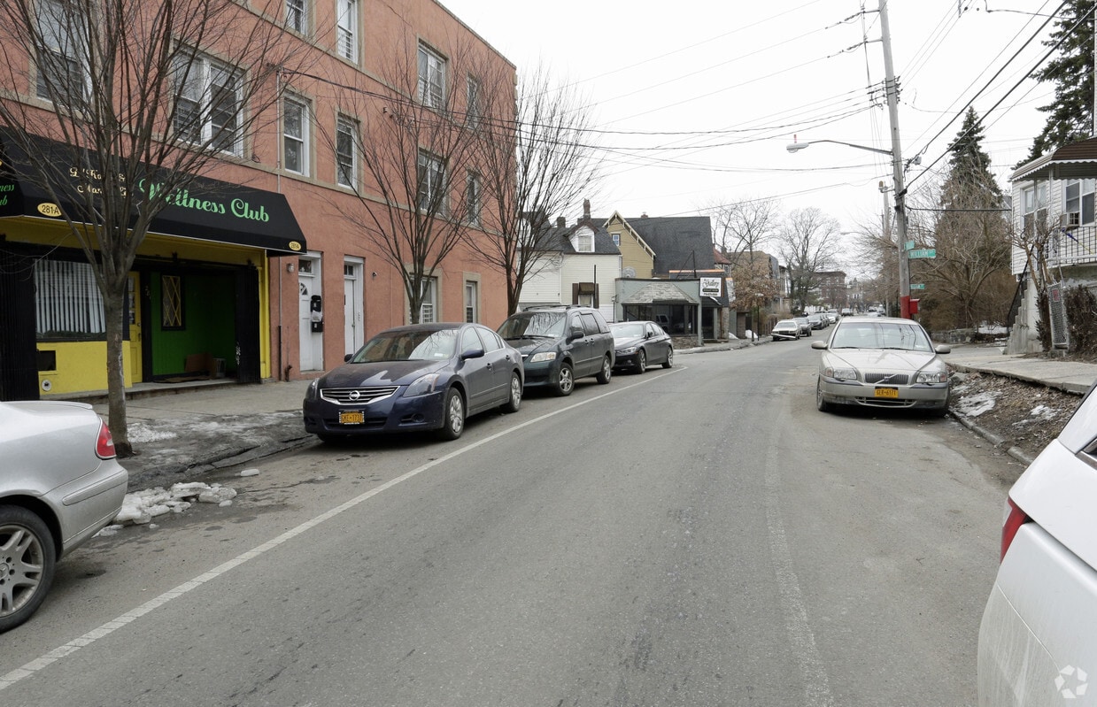 Building Photo - 277 Van Duzer St