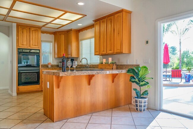 Foto del edificio - 36312 Travis Ct