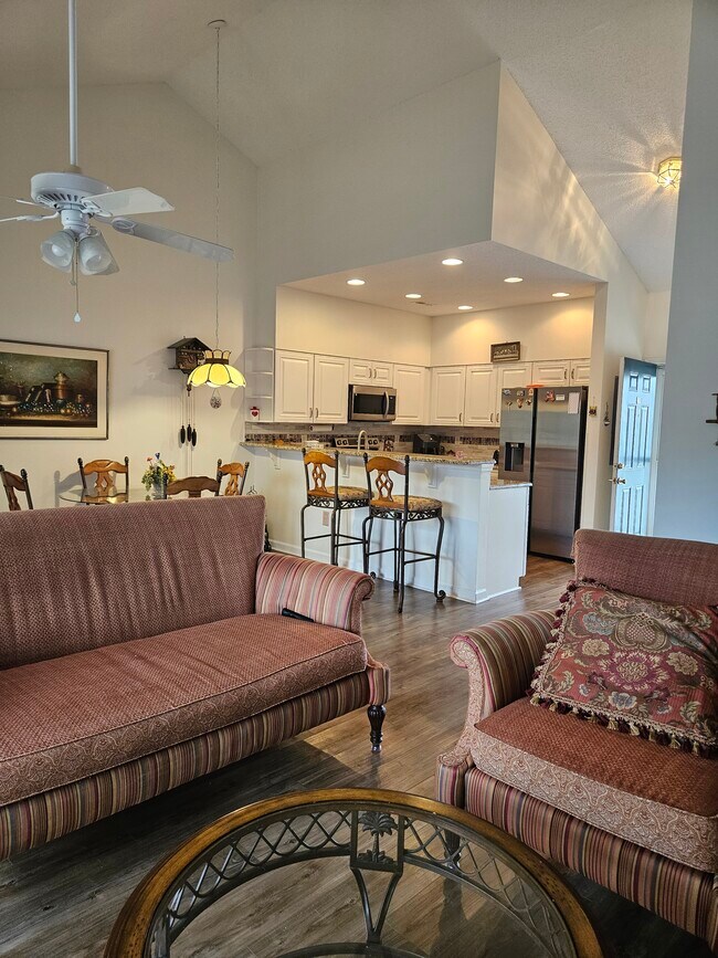 Foto del edificio - 108 Scotch Broom Dr