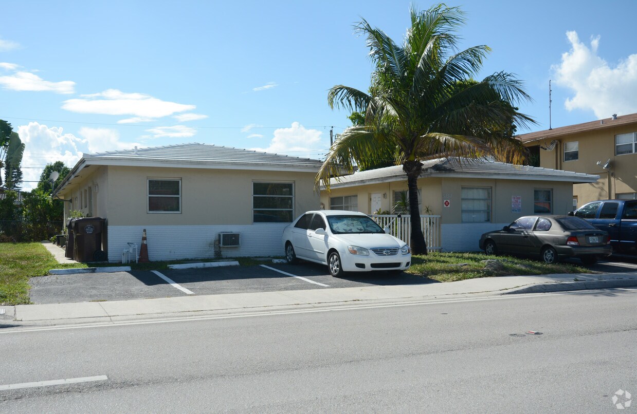 Building Photo - 5151 NE 18th Ave