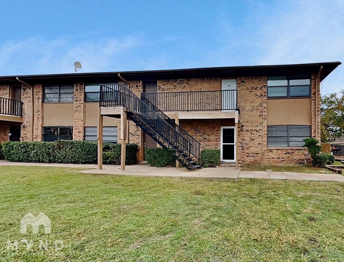 Foto principal - 624 E 3rd St