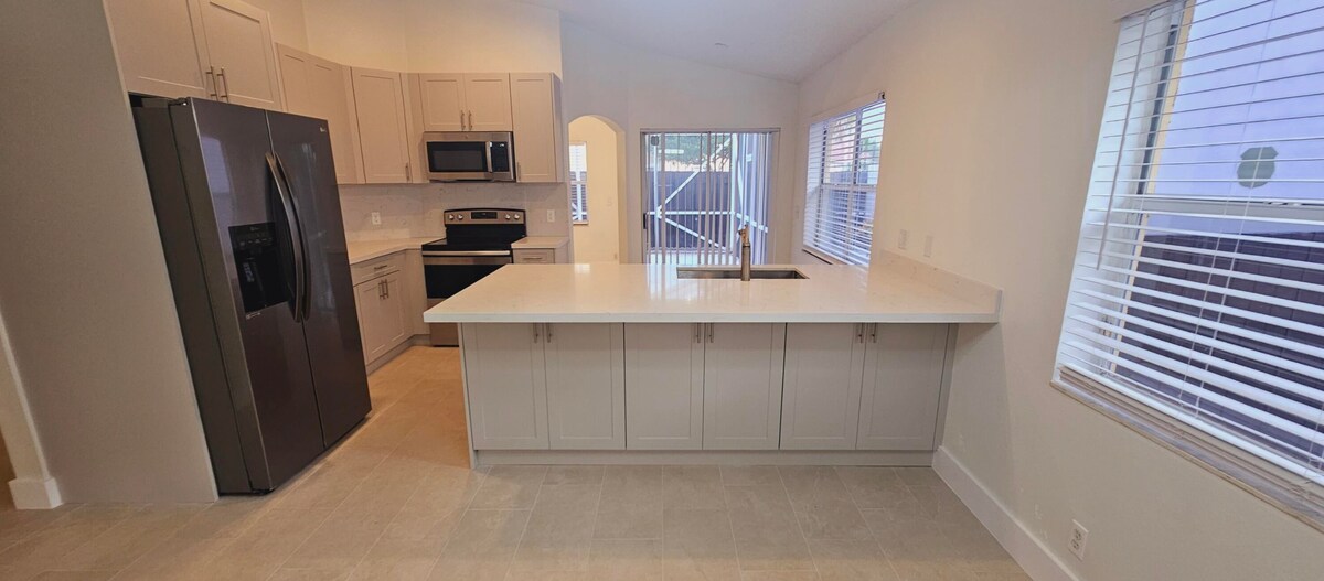 Building Photo - 10780 Cypress Lake Terrace