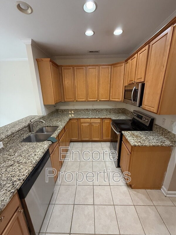 Foto del edificio - 8417 Whisper Ridge Pl