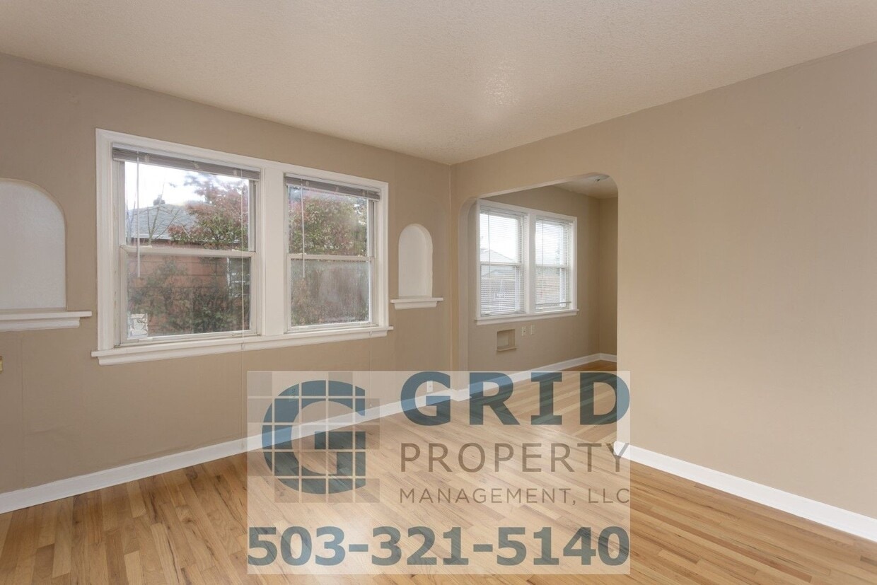 Primary Photo - Charming Two Bedroom Home Available in Sou...
