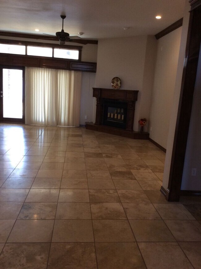 Building Photo - 108 Savannah Clovis NM