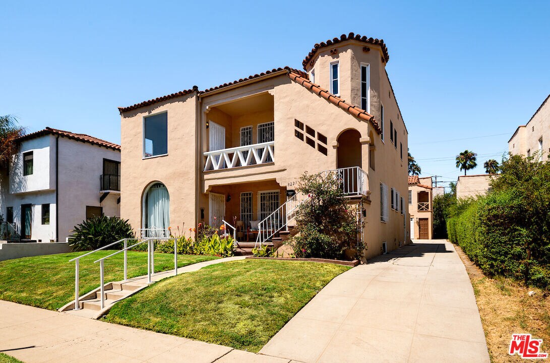Foto principal - 8221 4th St