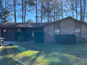 Building Photo - 413 Joellen Ln