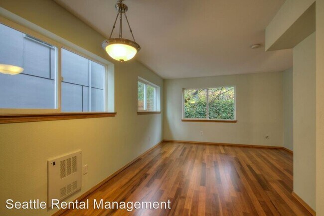 Building Photo - 3 br, 2.5 bath House - 3644 Courtland Pl. ...