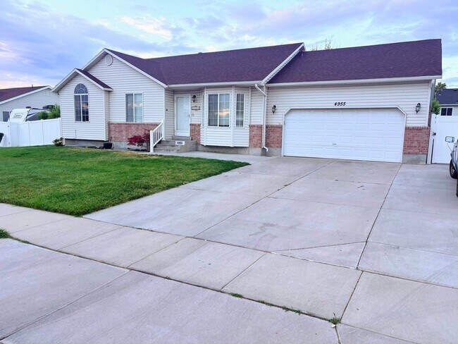 Foto del edificio - 4955 Thrush Hill Dr