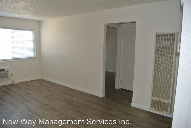 Building Photo - 1500 Sycamore Dr