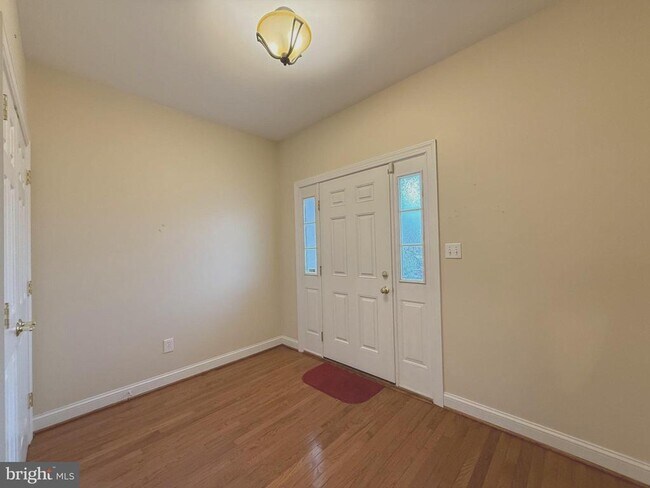Foto del edificio - 122 Providence Ln