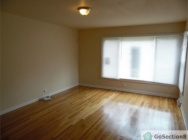Building Photo - 16419 Wolcott Ave