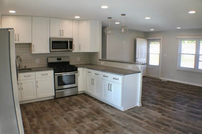 Building Photo - 508 Dalhart Ave