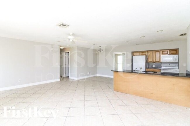 Foto del edificio - 4512 SE 14th Pl