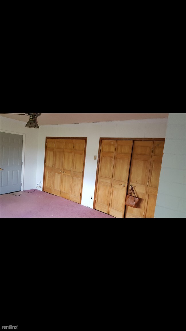 Building Photo - 1080 Sutton Ct